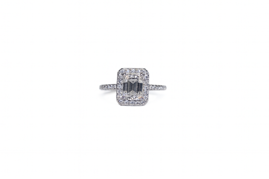 The Emerald Radiance Moissanite Ring – 2 Carat | 925 Sterling Silver or Gold Plated (Sizes 5–8)